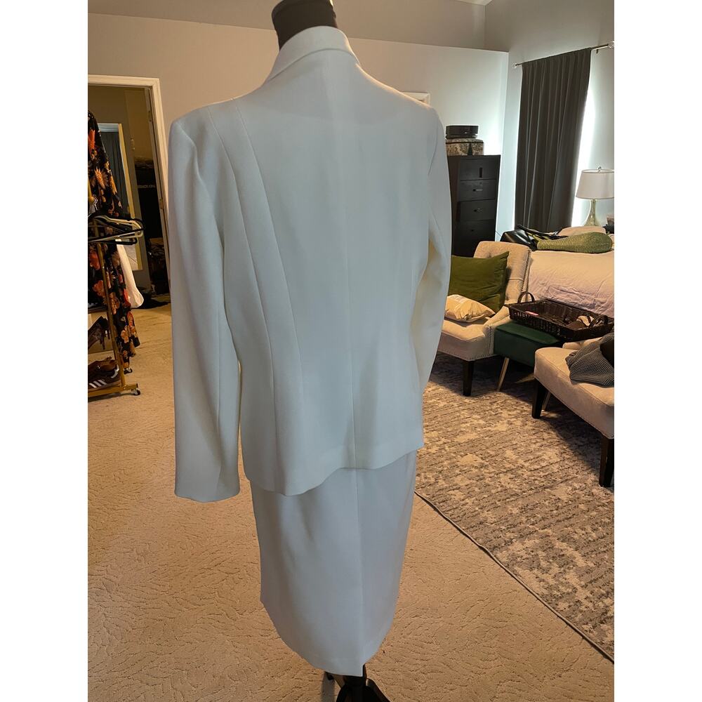 Kasper White 2 Piece Suit Dress Size 14 Single Button Jacket Modest - Picture 3 of 9